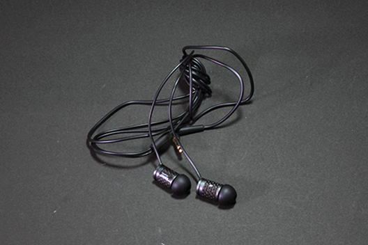 ZERO AUDIO インナーイヤーステレオヘッドホン カルボ バッソ